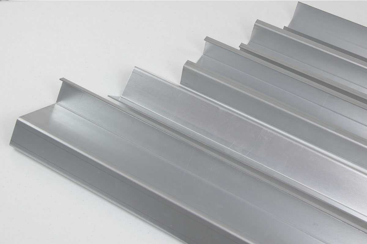 Bespoke Angle Purlins: Steel Purlins | Venture Steel Group